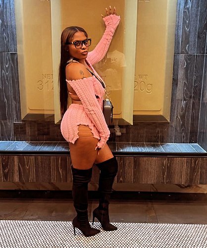 😍Tahnika Keyshay from Grind Hard Mix Show on Inspir3 Radio 5 ⭐️ experience at The Vault Inside Hidden Bank ✨ From the aesthet...