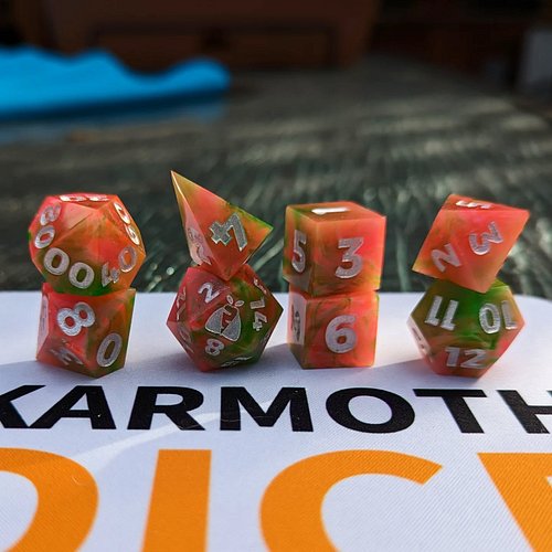 Can we fast forward to sunny #dice photos again? 

#ShopSmall #MadeInCanada #resin #dungeonsanddragons #ttrpgs
