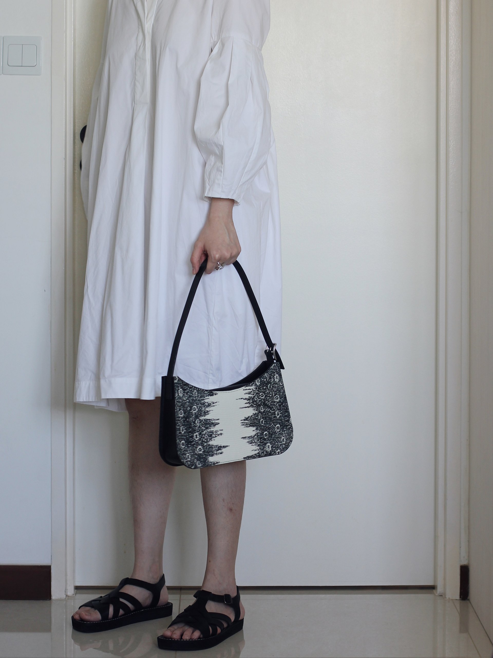 Lizard-embossed Leather Shoulder Bag – S product image (6)