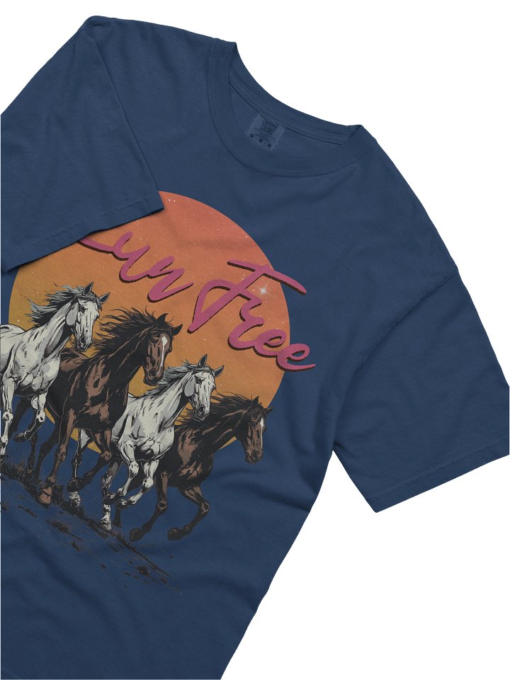 The "Run Free" Retro Horses Heavy Weight T-shirt product image (1)
