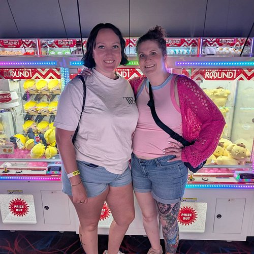 Got a chance to finally hang out with @tuhrah0 and sing Karaoke! 

Meet your Internet friends!!