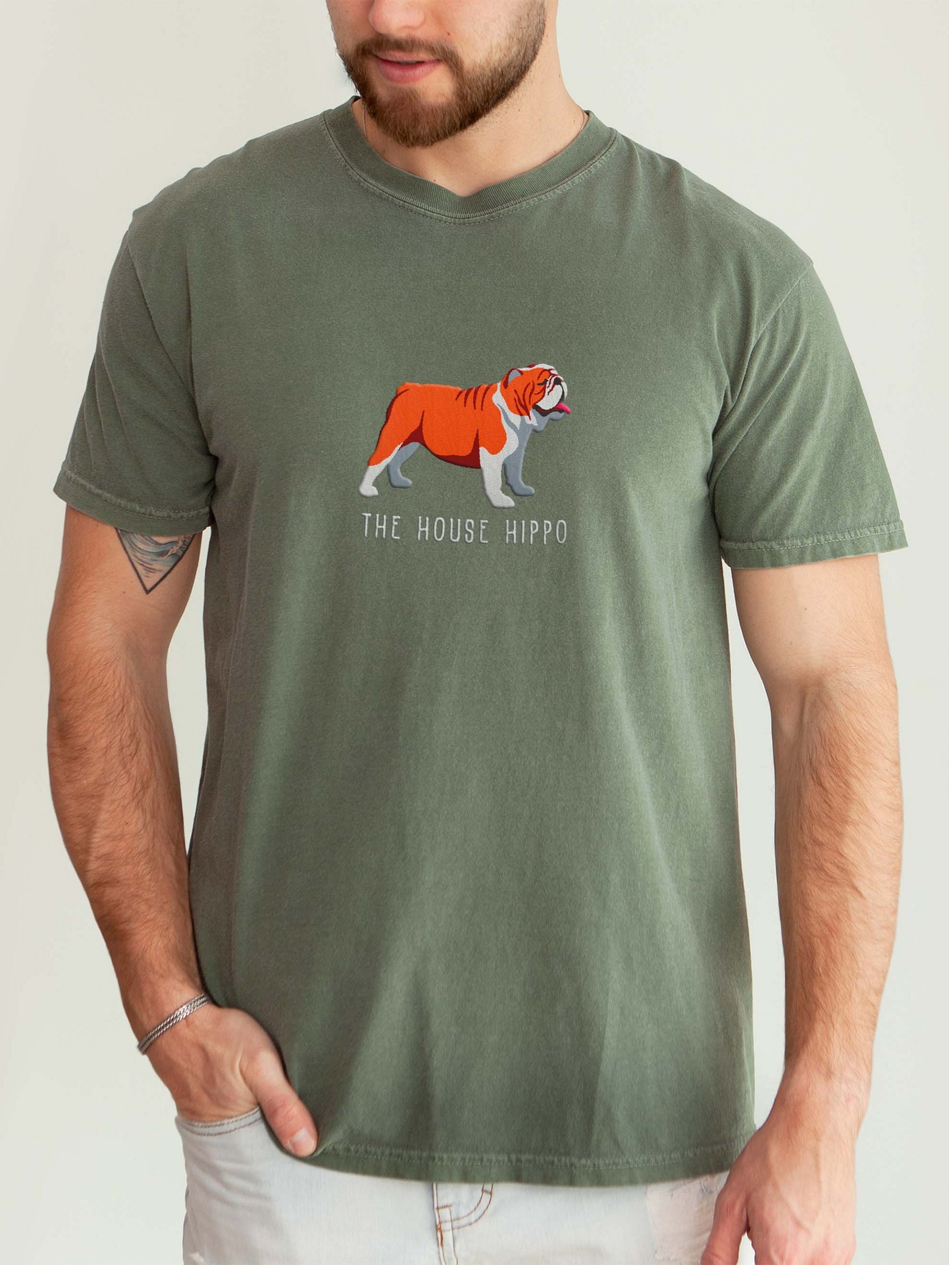 The House Hippo T-Shirt(Embroidered) of an English Bulldog(Red & White) product image (2)