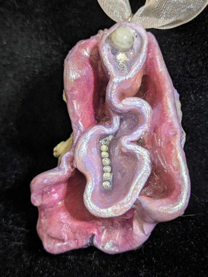 Rosalita Mer-vulva Ornament product image (1)