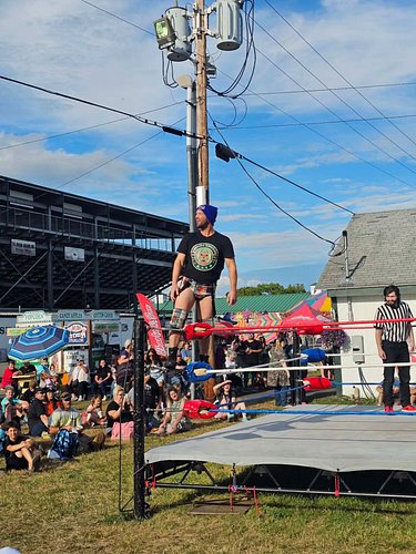 Day 6 of a ten day run. Im having a good time. 

#skowheganmaine #skowheganstatefair 
#professionalwrestling