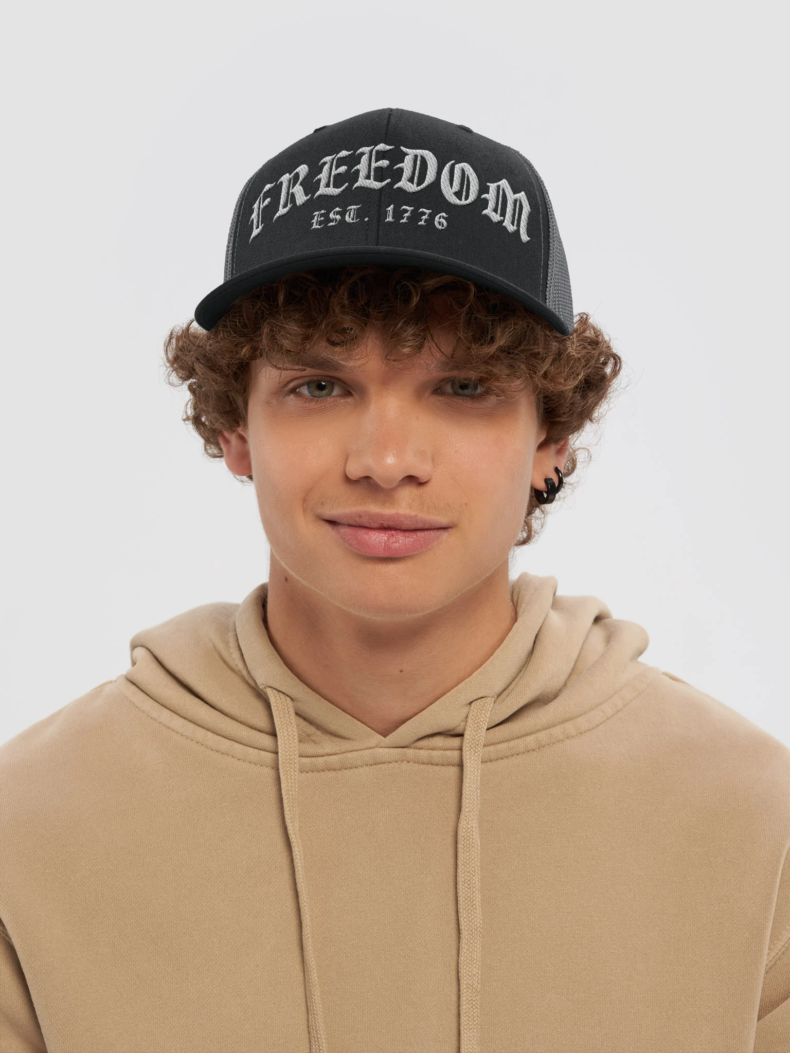 1776 TRUCKER HAT product image (31)