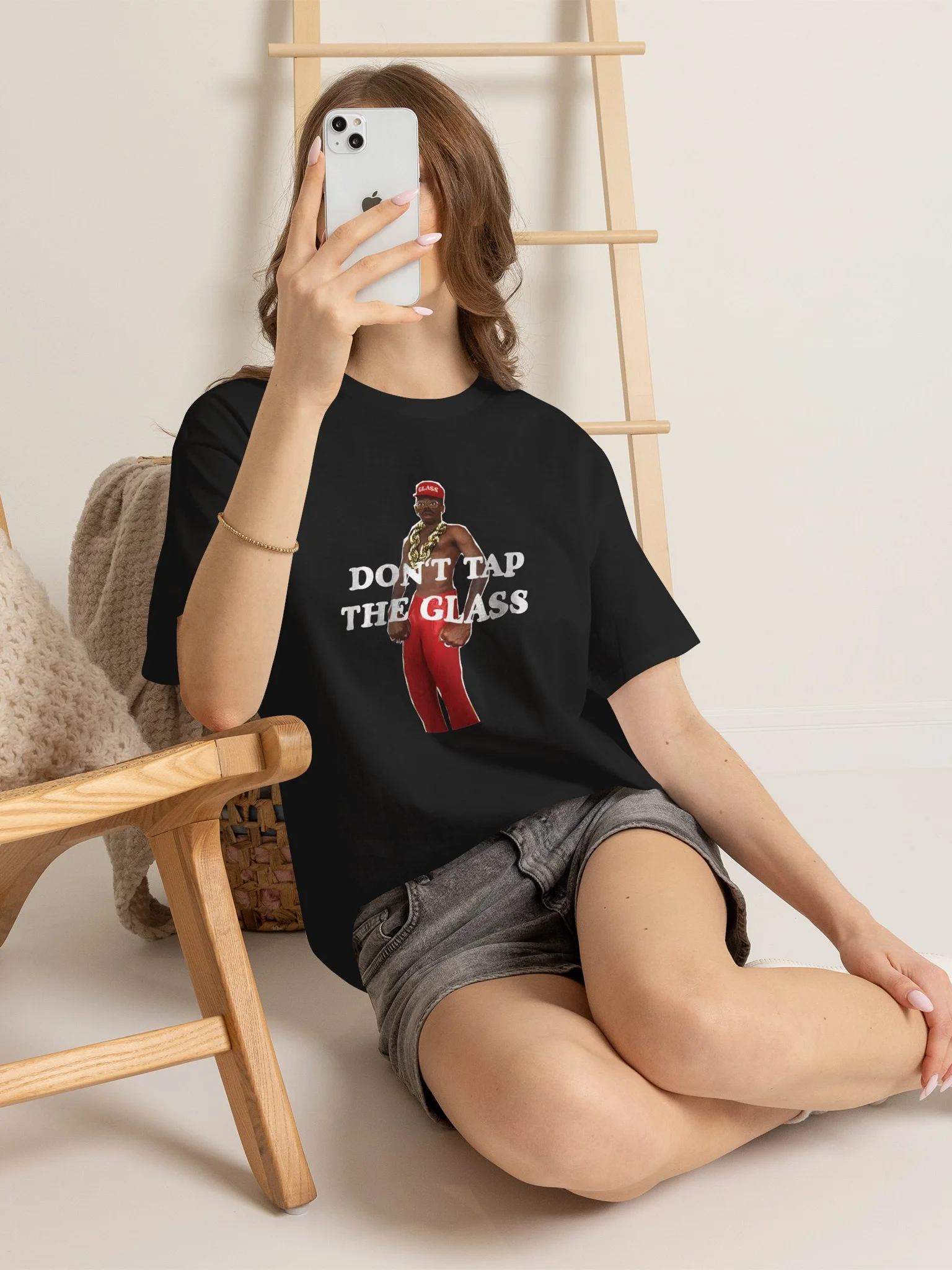 DON'T TAP THE GLASS Oversized Tee product image (136)