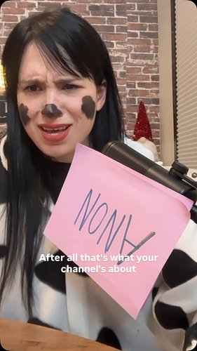 Average female streamer comments 😂 

#streamer #contentcreater #haters #trolling