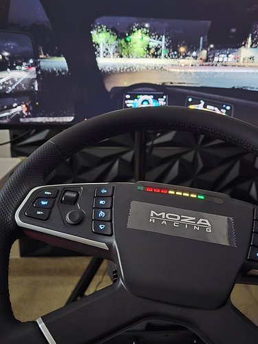 Weekend vibes in ETS2 🌟

@moza_racing_official @scs.software @truckersmp.official #eurotrucksimulator2 #ets2