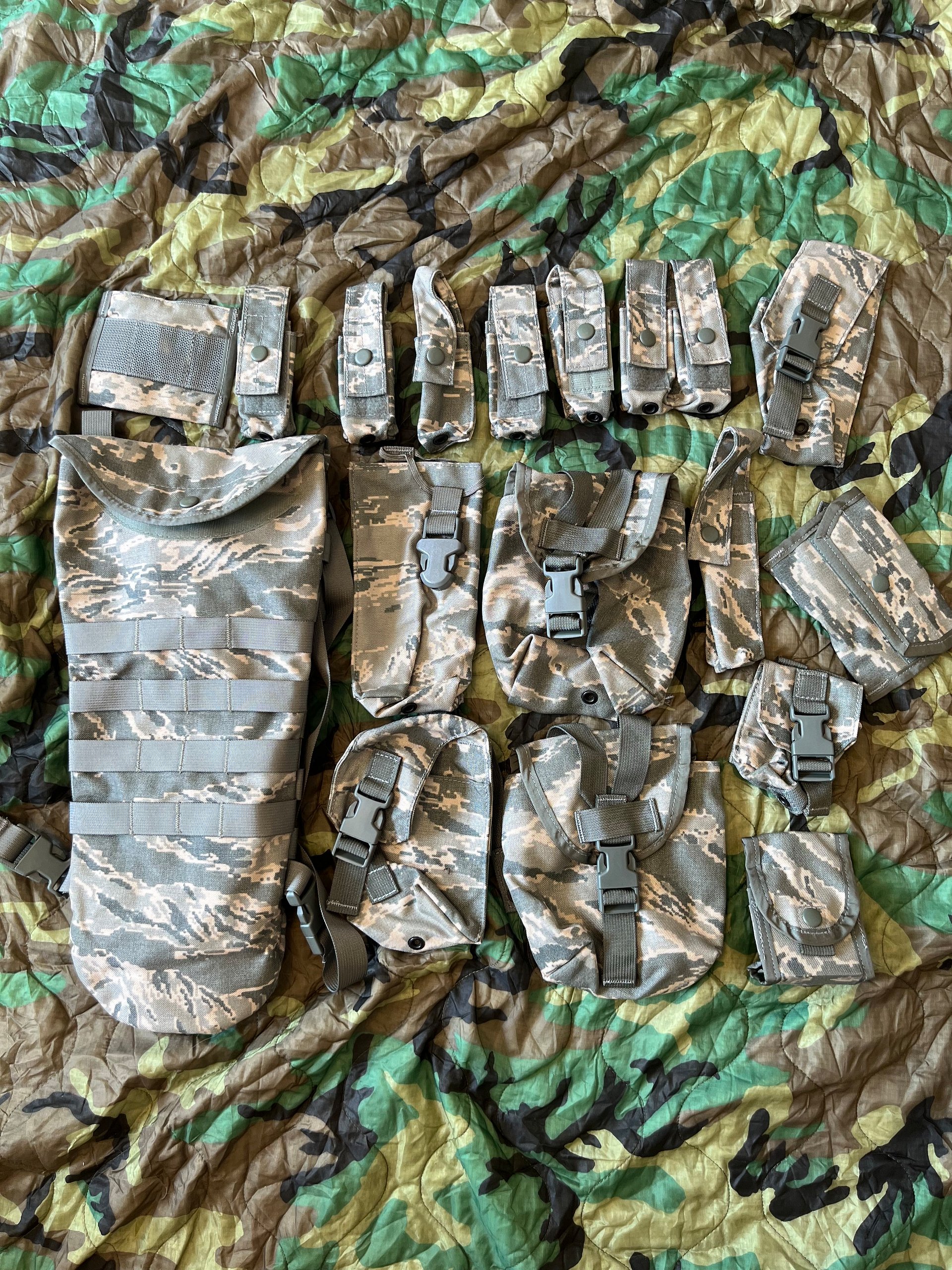 ABU POUCH SET product image (1)