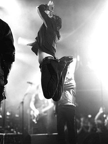 JD Fortune. INXS. The Gov. Adelaide.

For one night at The Gov, the songs belonged to everyone.

#jdfortune #inxs #concertpho...