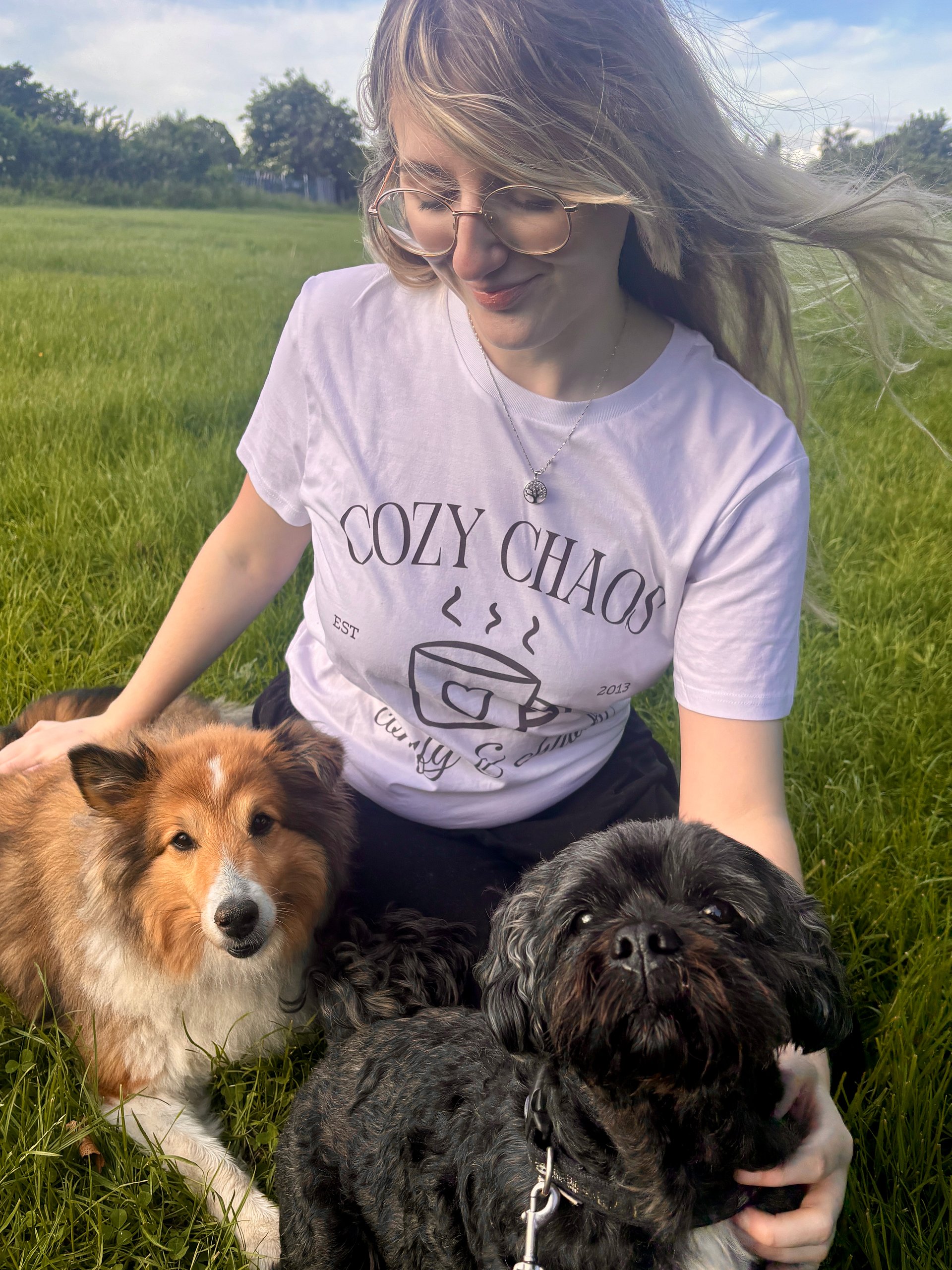 Cozy Chaos - Shirt product image (19)