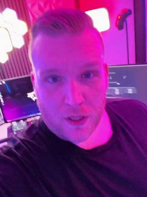 Wie is er morgen allemaal bij?     14:00 zijn we live op twitch!                      In onze nieuwe streamkamer!                  #donsander #evolvegaming #twitchnederland #govee #streamingroom 