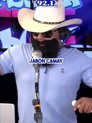 ¡Jabón Camay, el elegante que venía de París! 🇫🇷 ¿O prefieres el Zote, la barrota rosa que parecía un ladrillo? 😂 ¡El tamal de los pobres! #RecuerdosDeInfancia #ComercialesAntiguos #HumorLatino #Jabones #Noventero