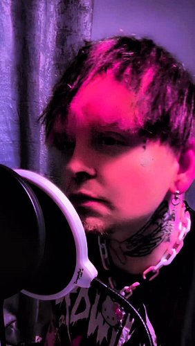 new tape coming 4/17! 

#poppunkmusic #emo #scenekid #fypreelsシ゚ #explorepage