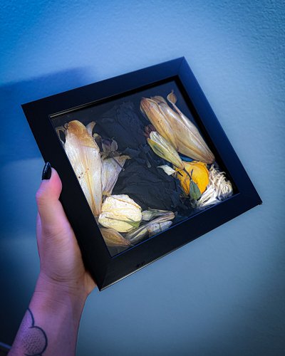 The bouquet you gave me after you left… 🥹🥀🖤 

…is now in a frame to keep forever. At your funeral, your family put two white ...