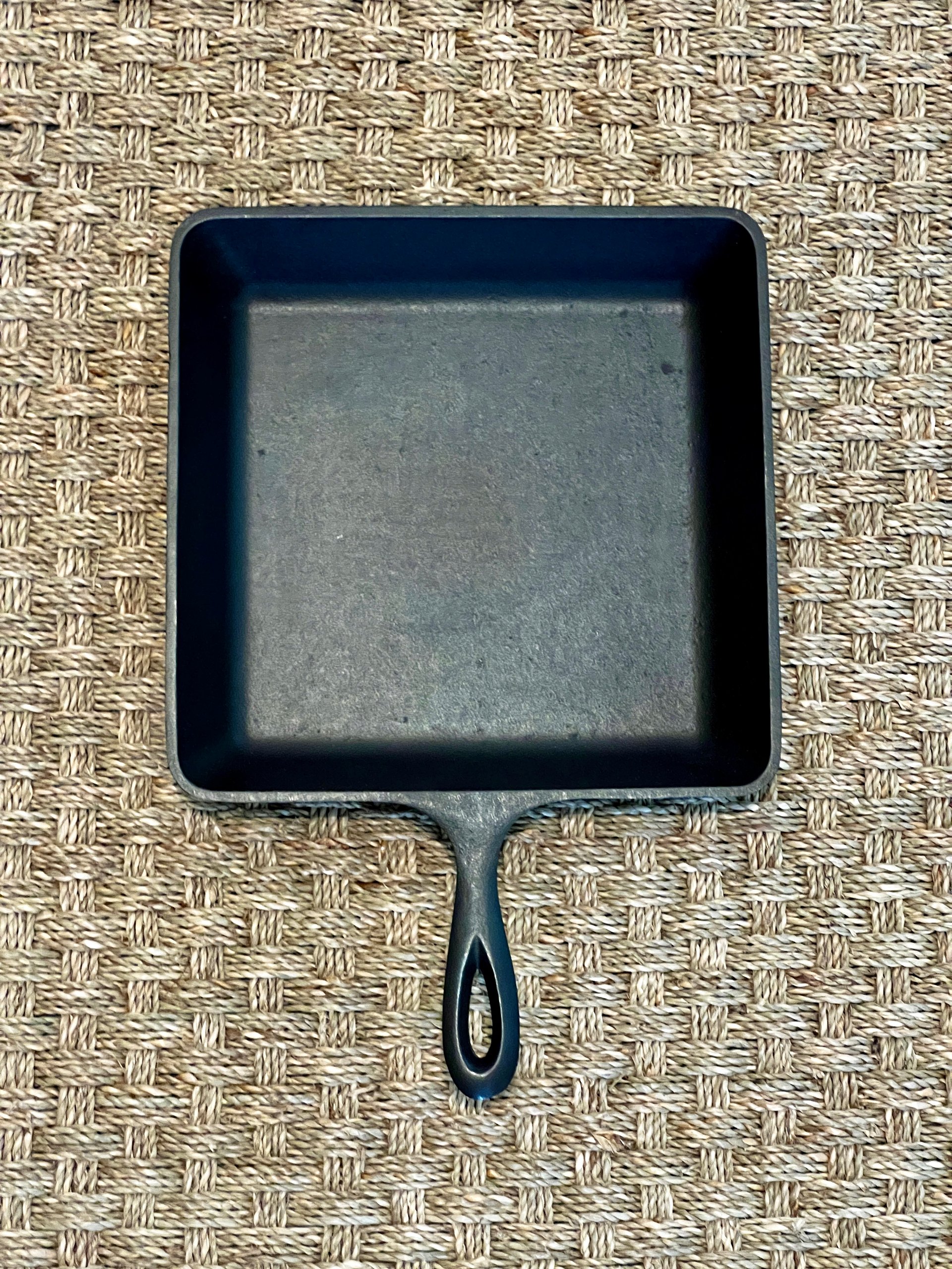 Vintage Lodge #8 Square Skillet product image (1)