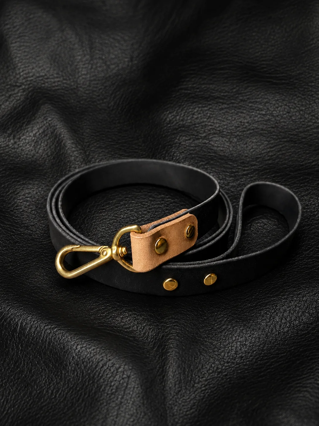 Everyday Leather Leash Black & Natural product image (1)