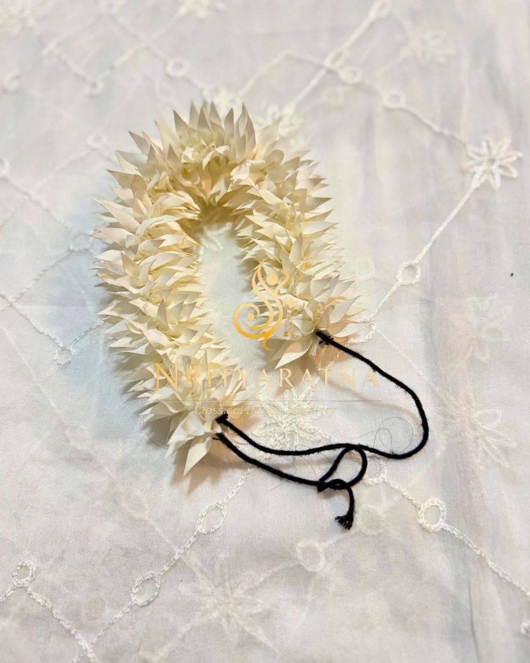 White Pointed Flower product image (1)