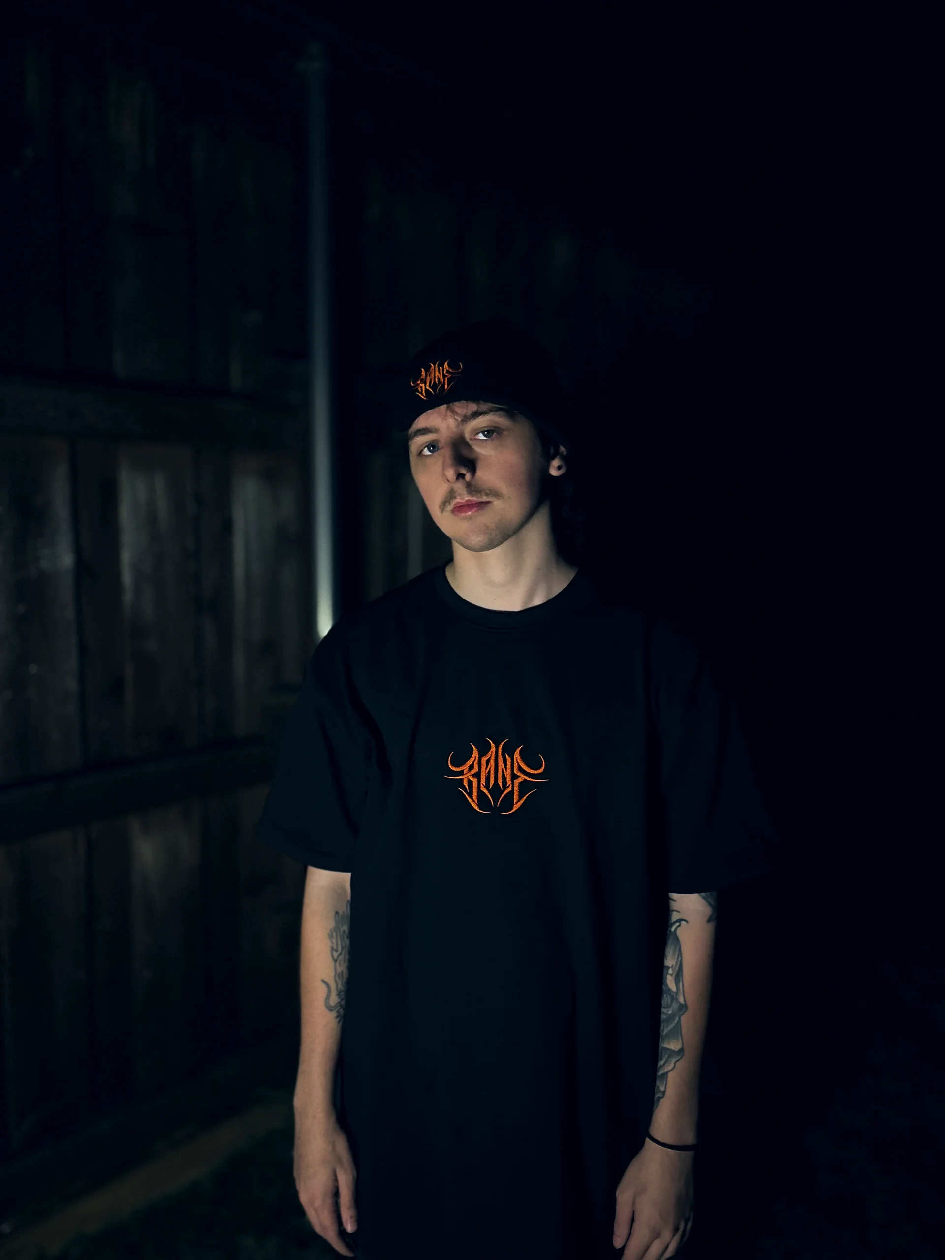 EMBROIDERED HEAVYWEIGHT TEE product image (4)