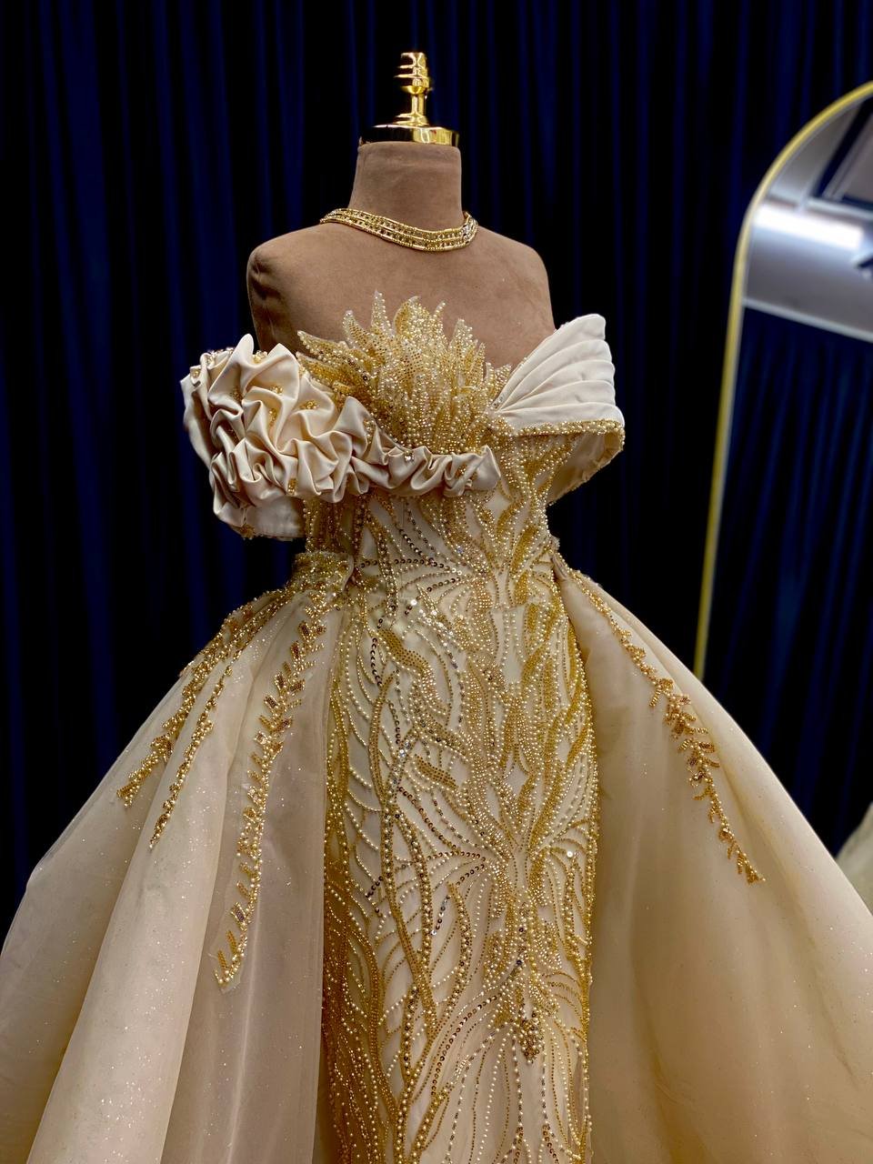 Wedding dress product image (1)