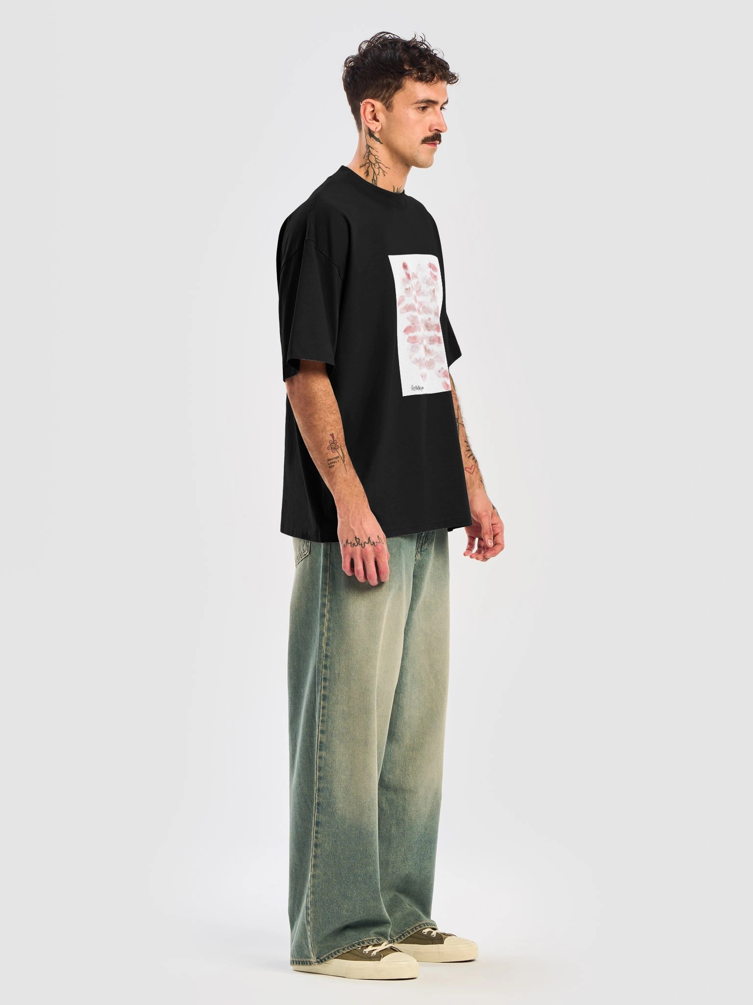 Hijkatelyn Real Kiss Mark Scatter Oversized Tee (Black) product image (7)