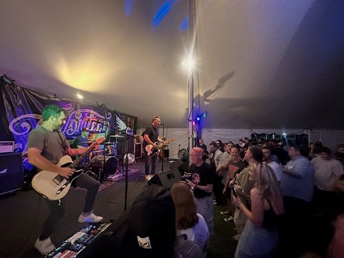 Day 1 of @audiofeedfest in the books. Highlights included @runkidrun and @pomegranatetheband, catching up with the @ravenhill...