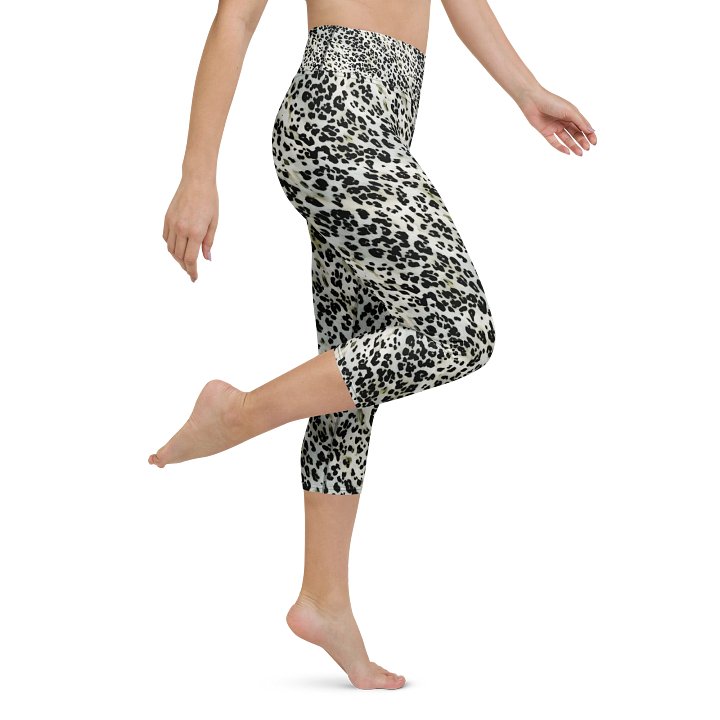 Green Leopard Capri Leggings product image (1)