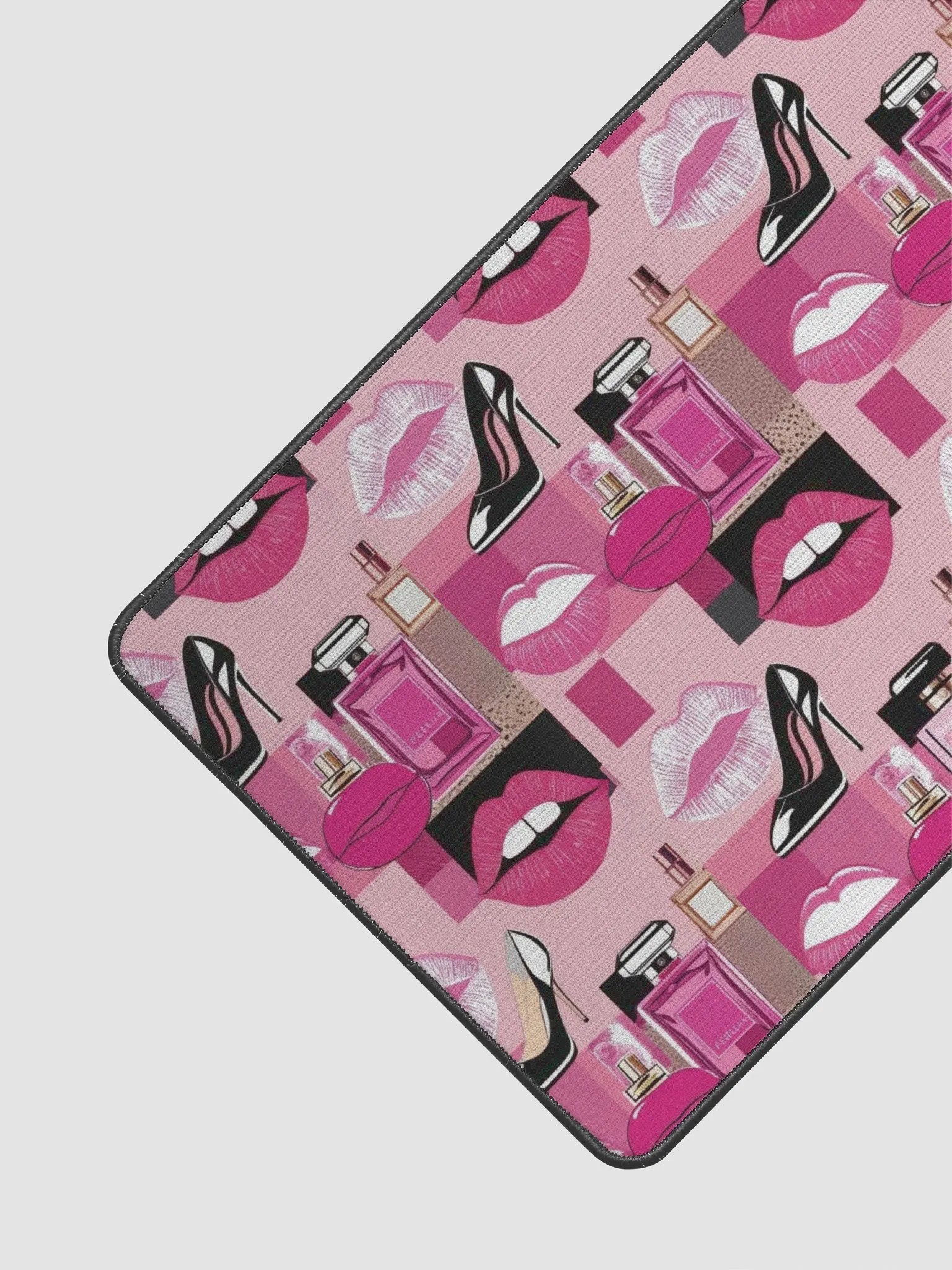 Chic Beauty Desk Mat - Fashion & Glam product image (3)