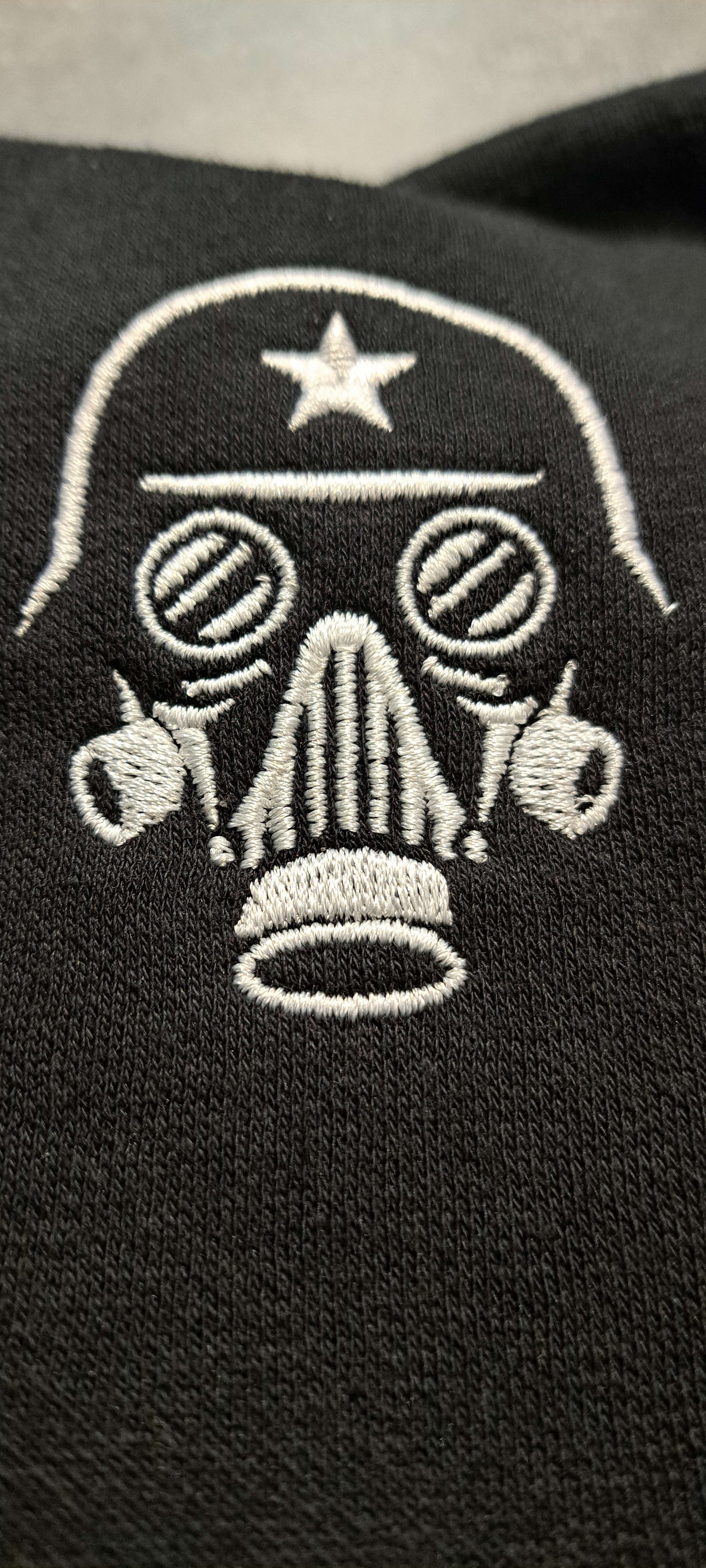 RES 2025 Pullover brodés product image (2)