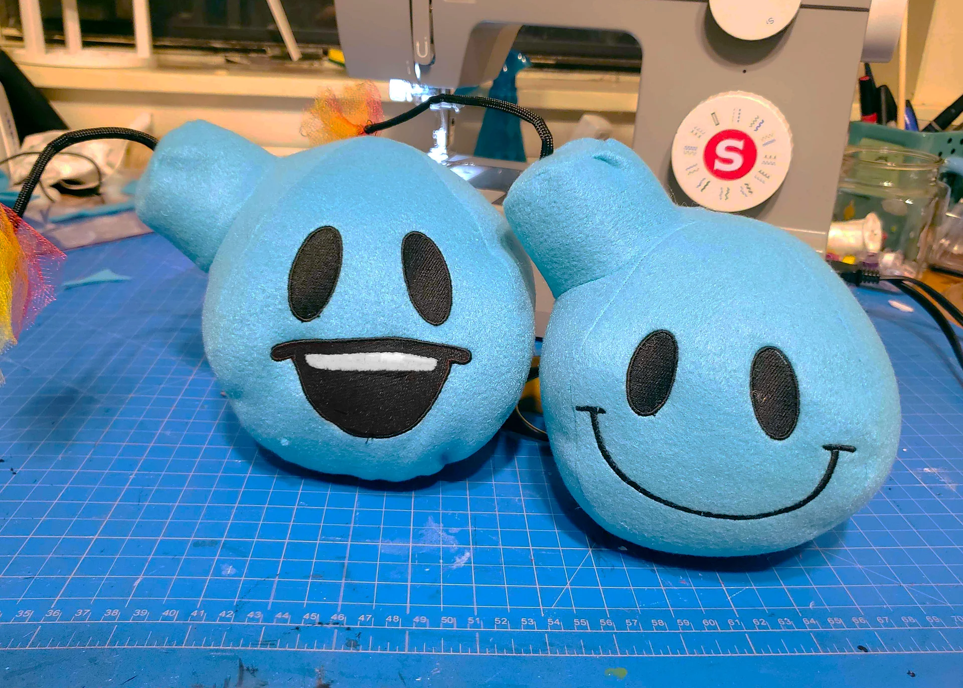 Smileybomb Plush With Sound Effects product image (1)
