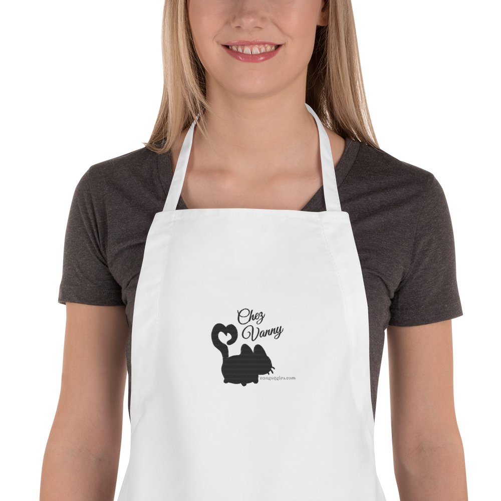 chez vanny embroidered logo apron product image (1)
