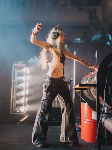hi! sooooooo i finally got around to posting the live set from my time in San Antonio for SJ 🎧 if you’d like to take a listen...