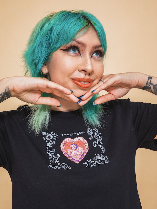 Heart Tee - Black product image (6)
