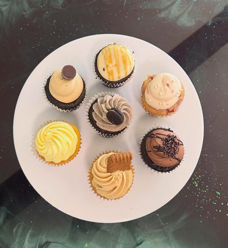 Looking for a Fathers Day gift everyone loves?  We have the perfect answer! CUPCAKES 🧁 Stop by today and grab yours , we’re o...