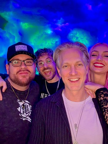 We had so much fun having the incredible Randy Spelling In Studio with us! We love this guy so much and so should you! Go che...