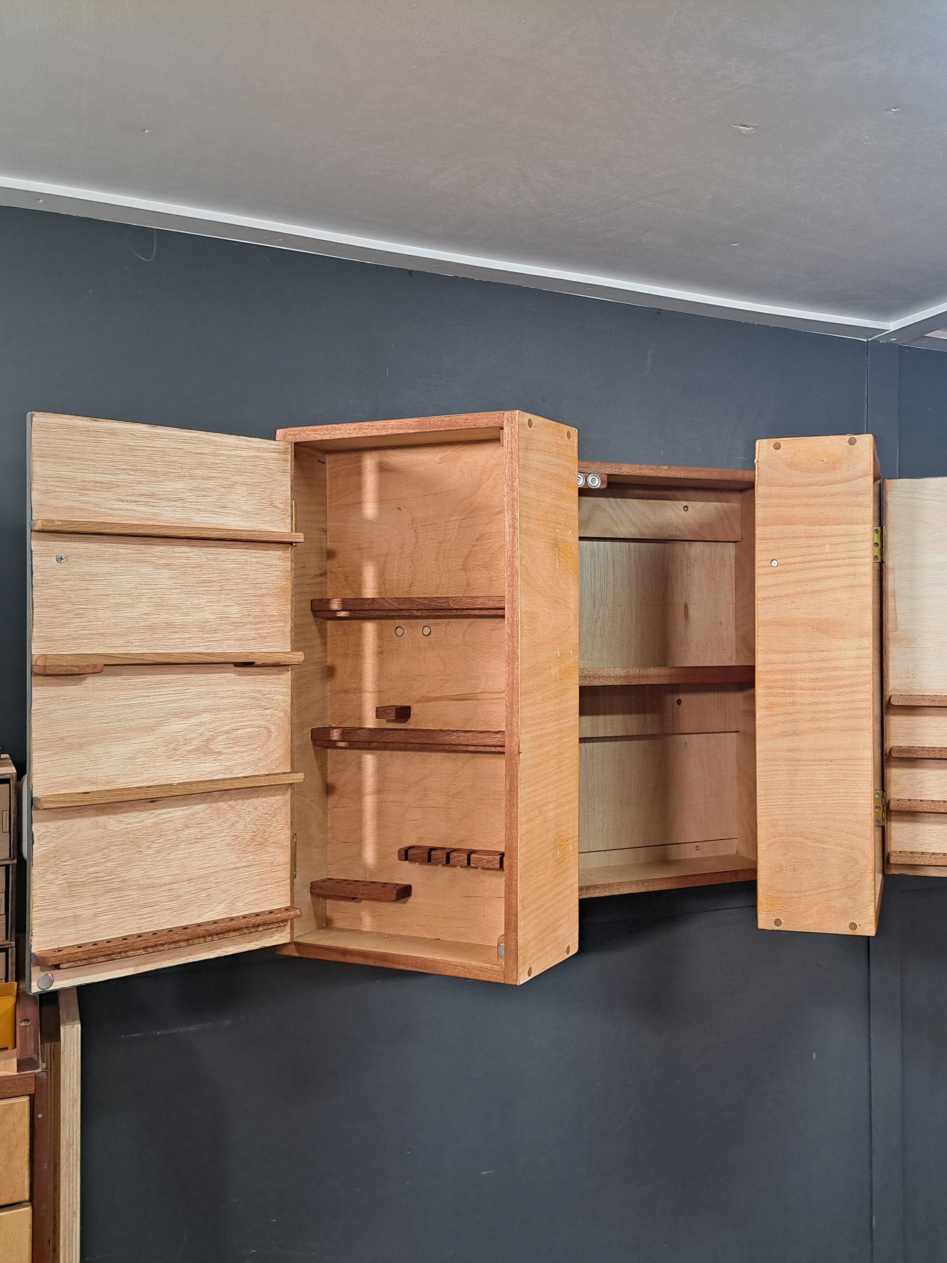 The Ultimate Tool Storage Cabinet Plans product image (8)
