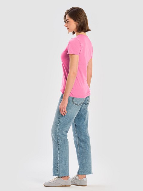 Photo showing Gildan Women's Basic Softstyle T-Shirt