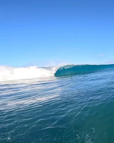 @ziggy_easy’s first session at Pipeline 💥👌 A short excerpt from our latest collaboration edit 

@invertedbb @decathlon_bodybo...
