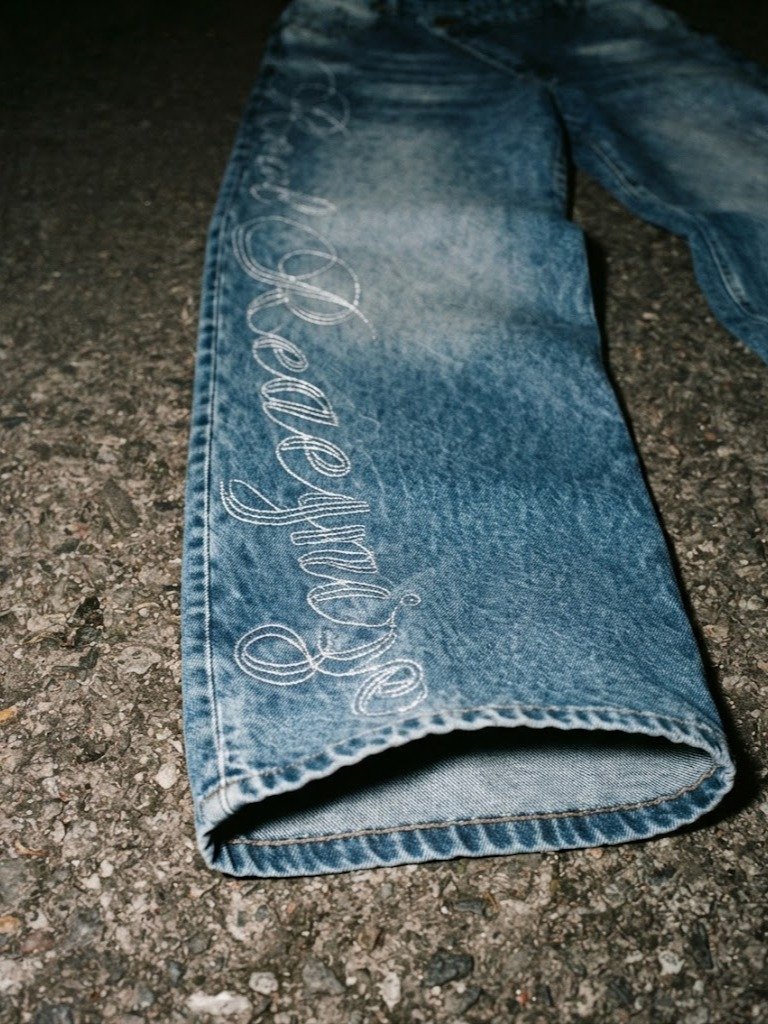 Cross-Waist Washed Blue Jeans product image (5)