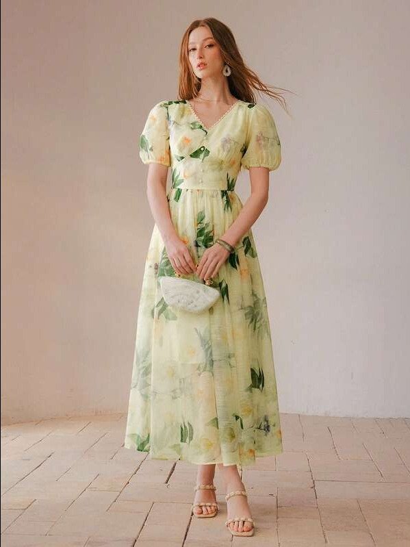 MOTF PREMIUM WOMEN'S 2025 SUMMER FRENCH LACE VACATION STYLE V-NECK PRINTED DRESS product image (2)