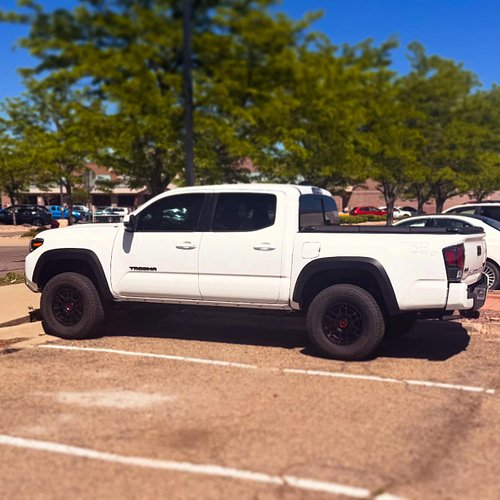 Clean lines, shady spot. Tacoma doing Tacoma things.

BTC approved.

#Boulder #trucks