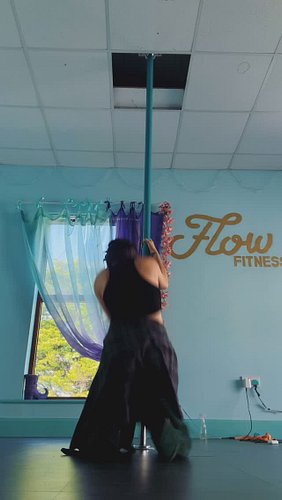 GUESS WHOS BACK👹

Looking forward to flowing and learning with the community here at @flowfitnessireland, bringing the grunge...