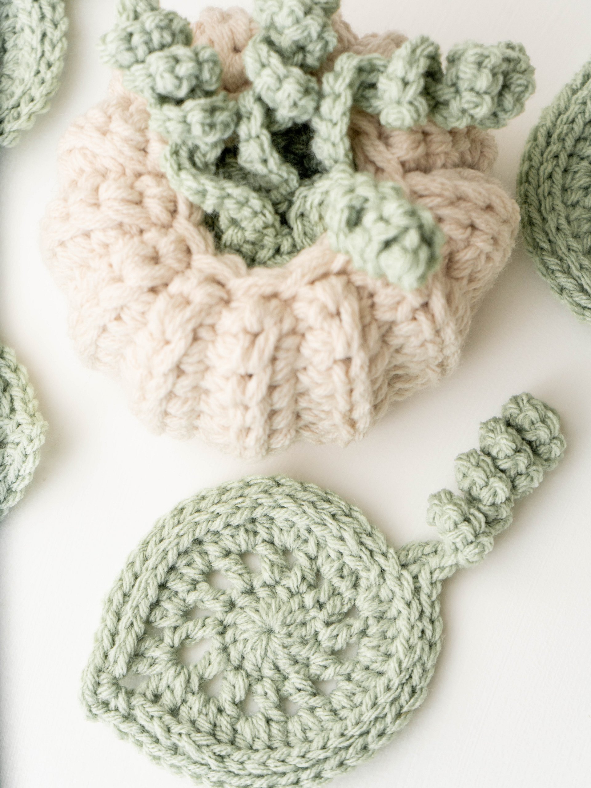 Crochet Pumpkin with Leaf Coasters Pattern product image (5)