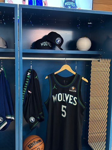 These new Timberwolves jerseys go so hard 🤧🤧🤧

#minnesotatimberwolves #nba #minnesota