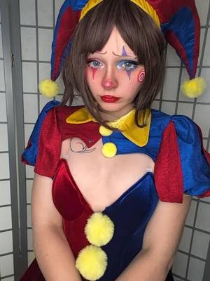 hehehehe  #pomnicosplay #pomni #amazingdigitalcircus #jester #clowngirl 