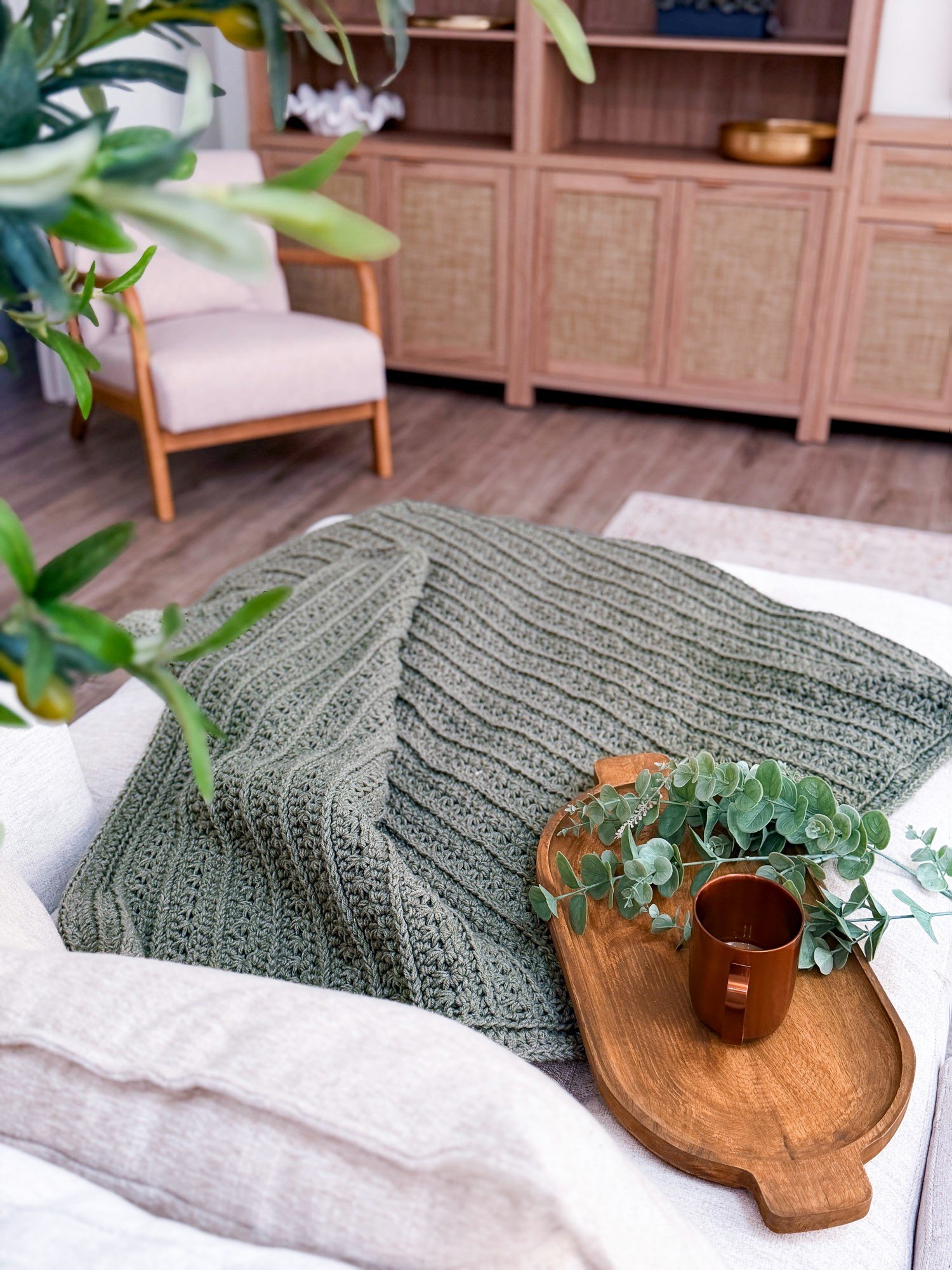 Petal Loop Stitch Crochet Blanket product image (10)