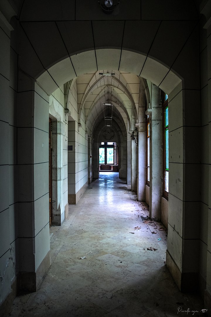 Château Silencio – The Forgotten Hallway (Urbex France) product image (1)
