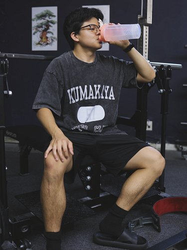 Kumakaya Varsity Oversized Tee available now

Model: @_noahliftsstuff_ 
Size: M

Limited quantities available - $35