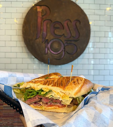 Press 195’s Smoking Gun 🔥💨 The kind of sandwich that doesn’t need an introduction… but definitely deserves your attention.

G...