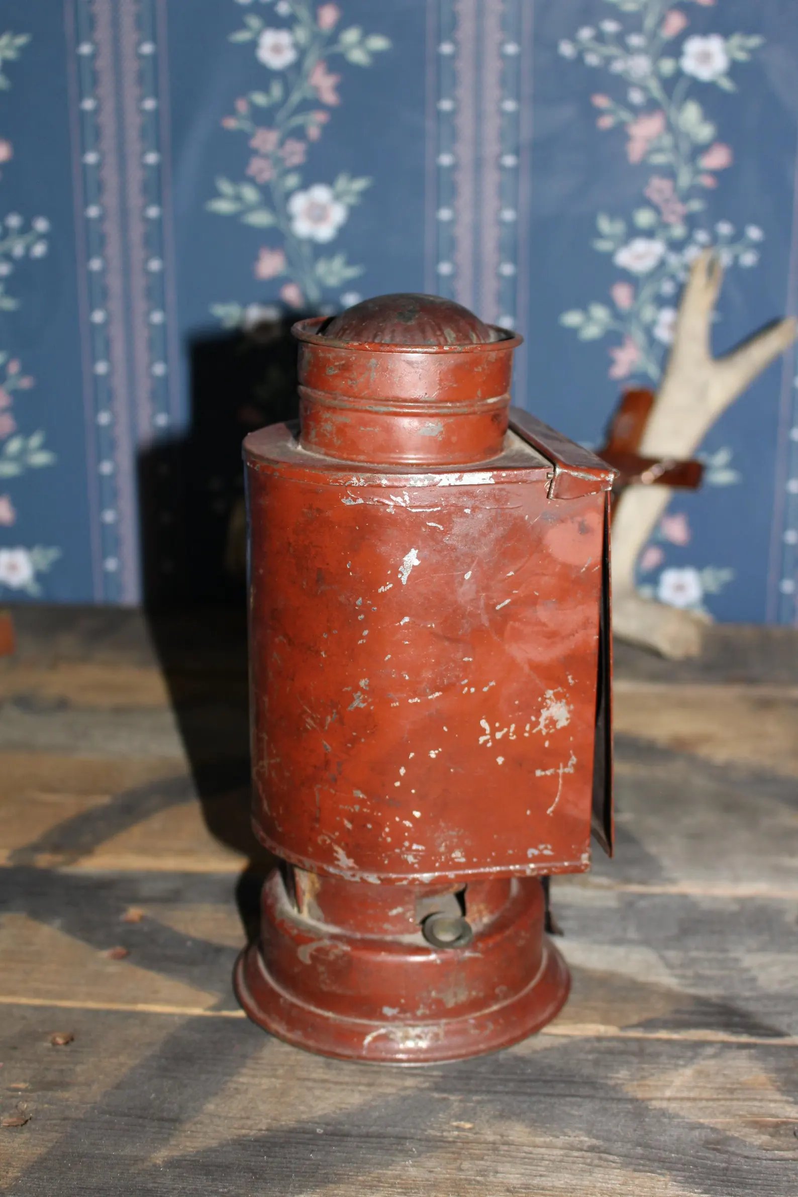 Artifact No.36 - Vintage Kodak Dark Room Lantern product image (4)